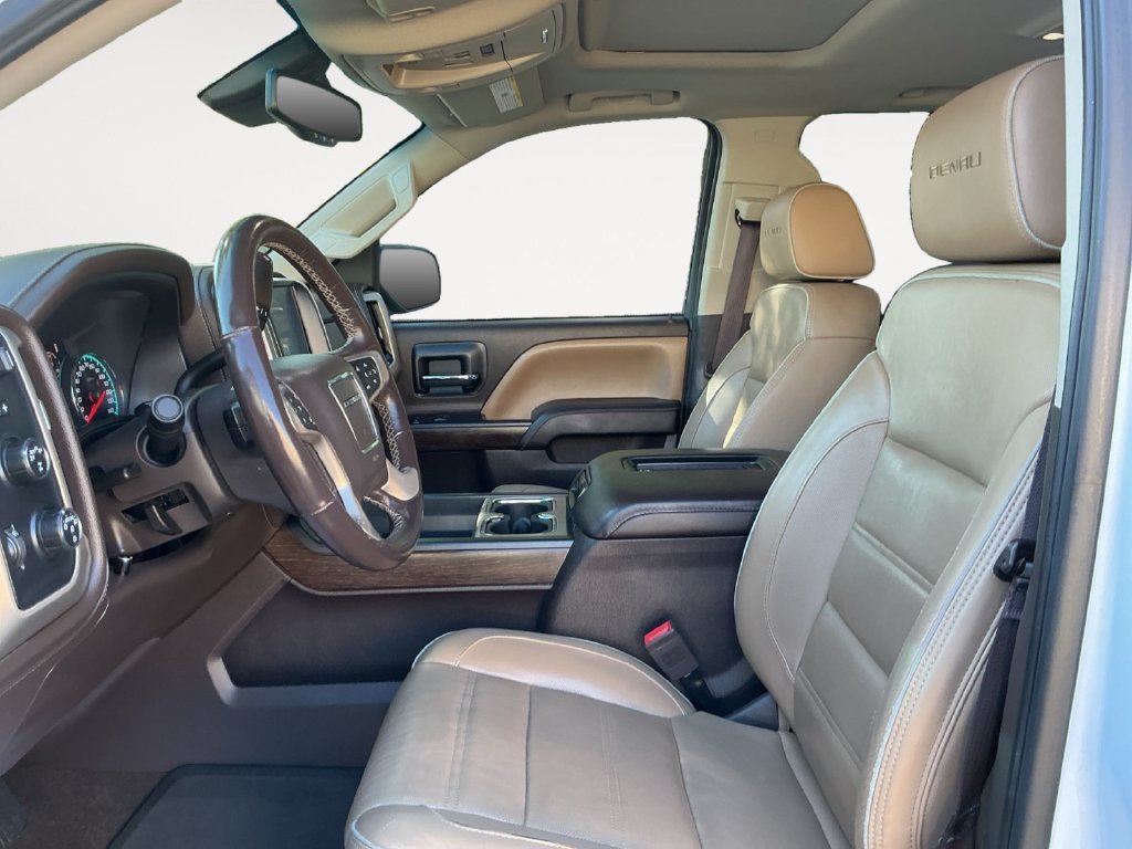Used 2017 White GMC Denali image 16