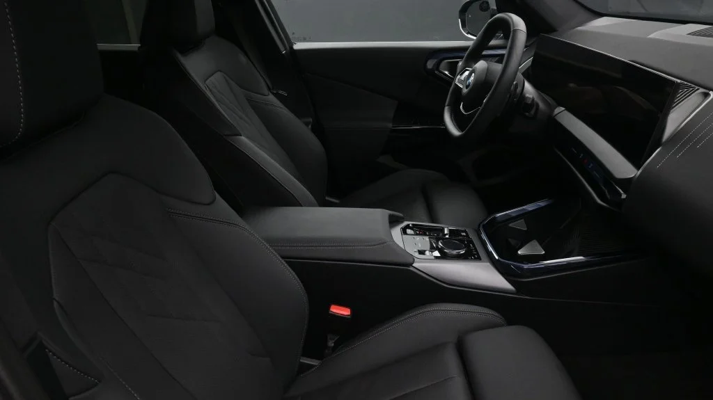 New 2026 Dark Graphite Metallic BMW 30 xDrive image 2