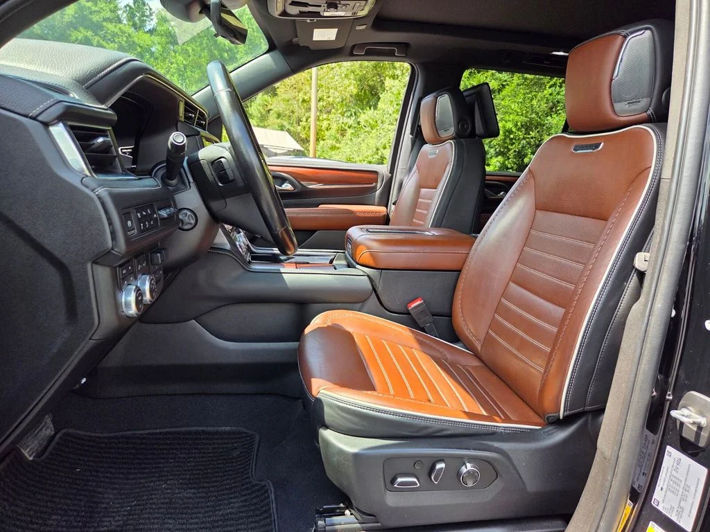 Used 2023 Black GMC Denali Ultimate image 9