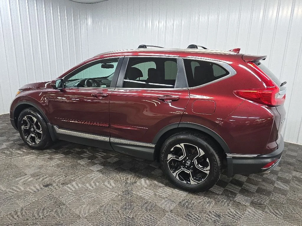 Used 2018 Basque Red Pearl II Honda Touring image 4