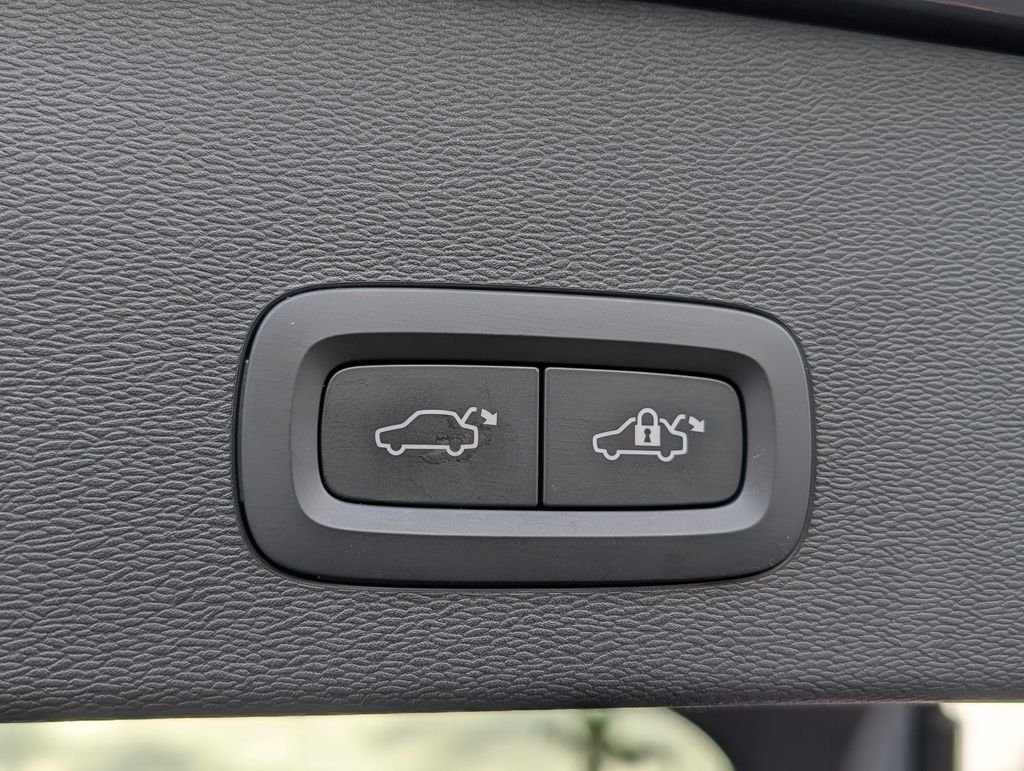 2023 Volvo C40 Ultimate - Photo 11