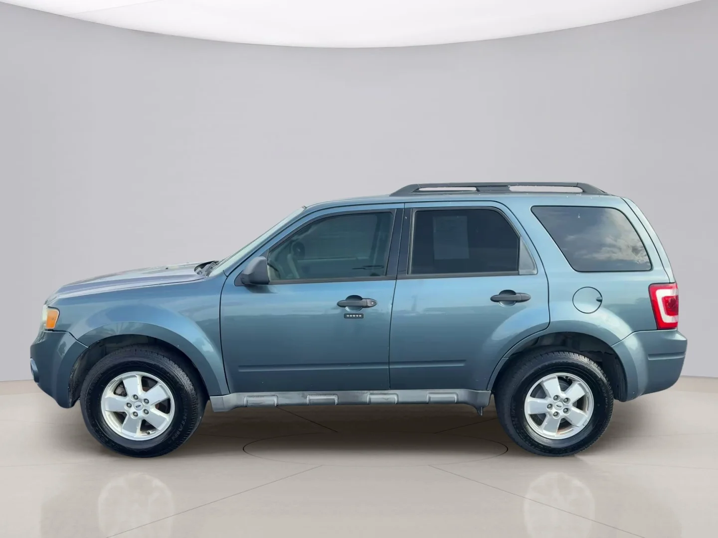 Used 2012 Gray Ford XLT image 2