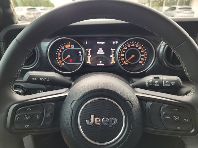 Used 2023 White Jeep Sport Altitude image 24