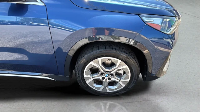 Used 2023 Blue BMW xDrive28i image 46