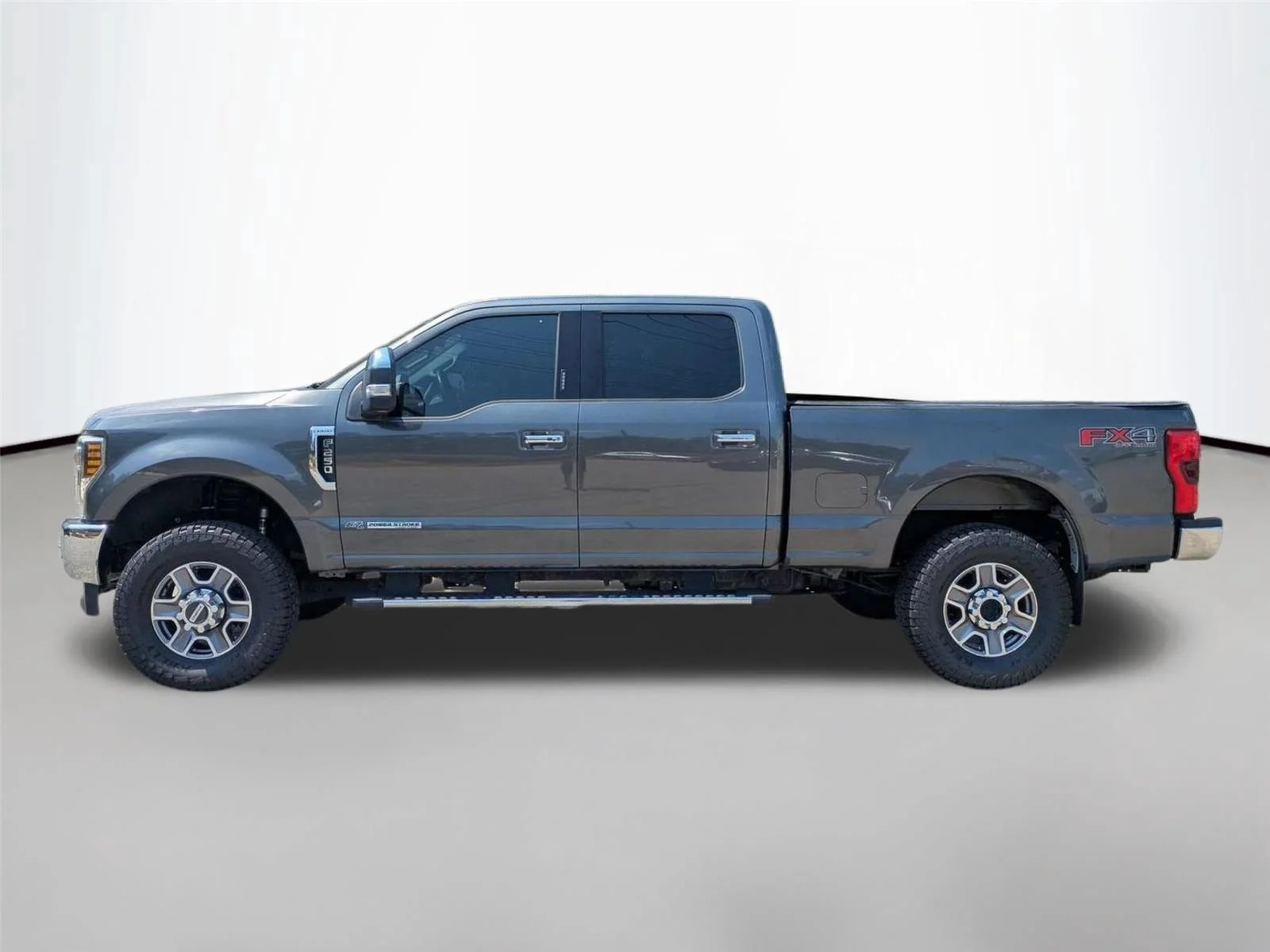 Used 2018 Magnetic Metallic Ford LARIAT image 8