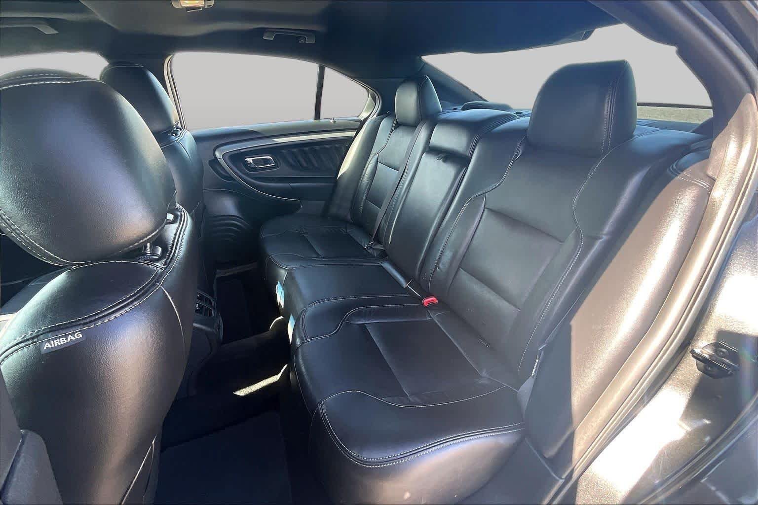 Used 2015 Magnetic Metallic Ford SEL image 21