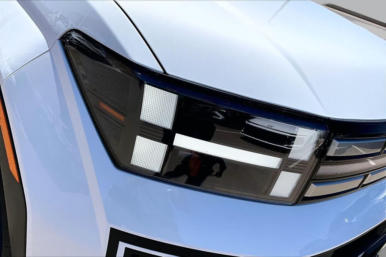New 2026 Serenity White Hyundai SE image 13