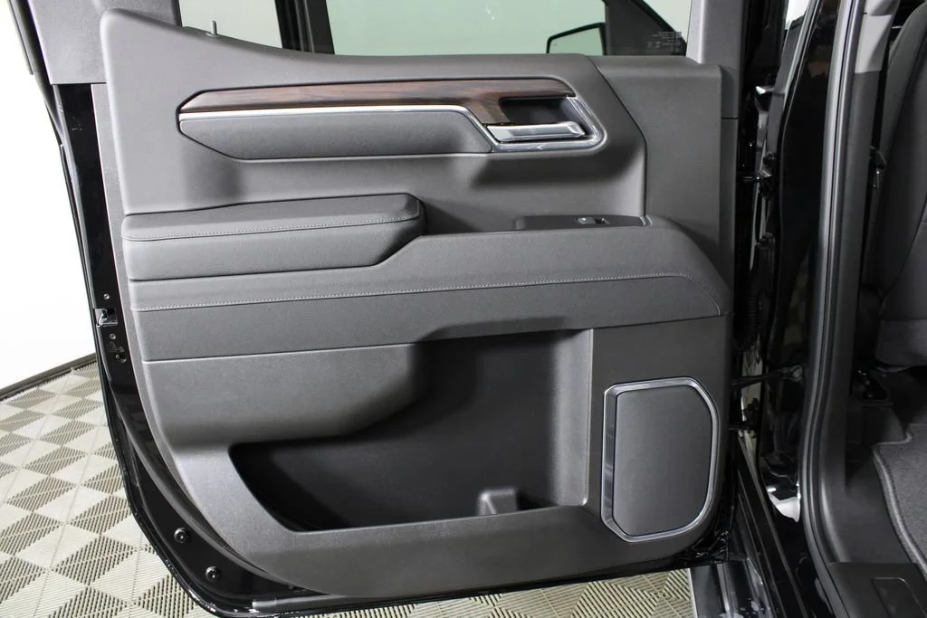 2026 GMC Sierra 1500 SLT - Photo 11