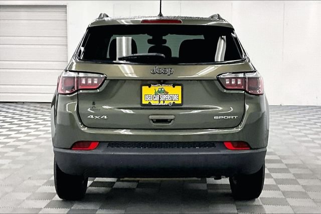 Used 2018 Olive Green Pearlcoat Jeep Sport image 5