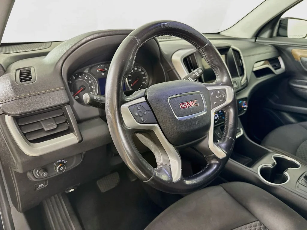 Used 2019 Black GMC SLE image 9