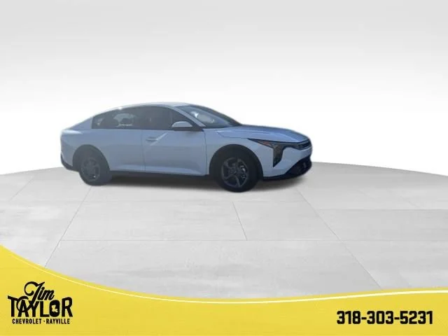 2025 Kia K4 LXS AT's photo