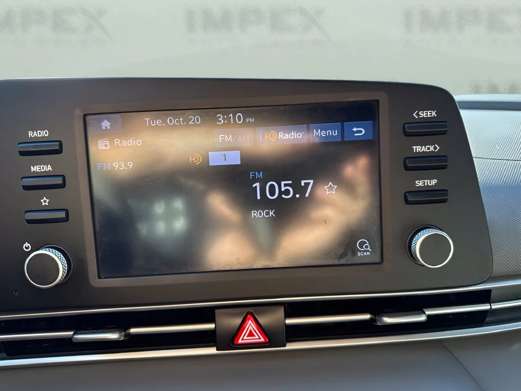 Used 2021 Gray Hyundai SE image 16