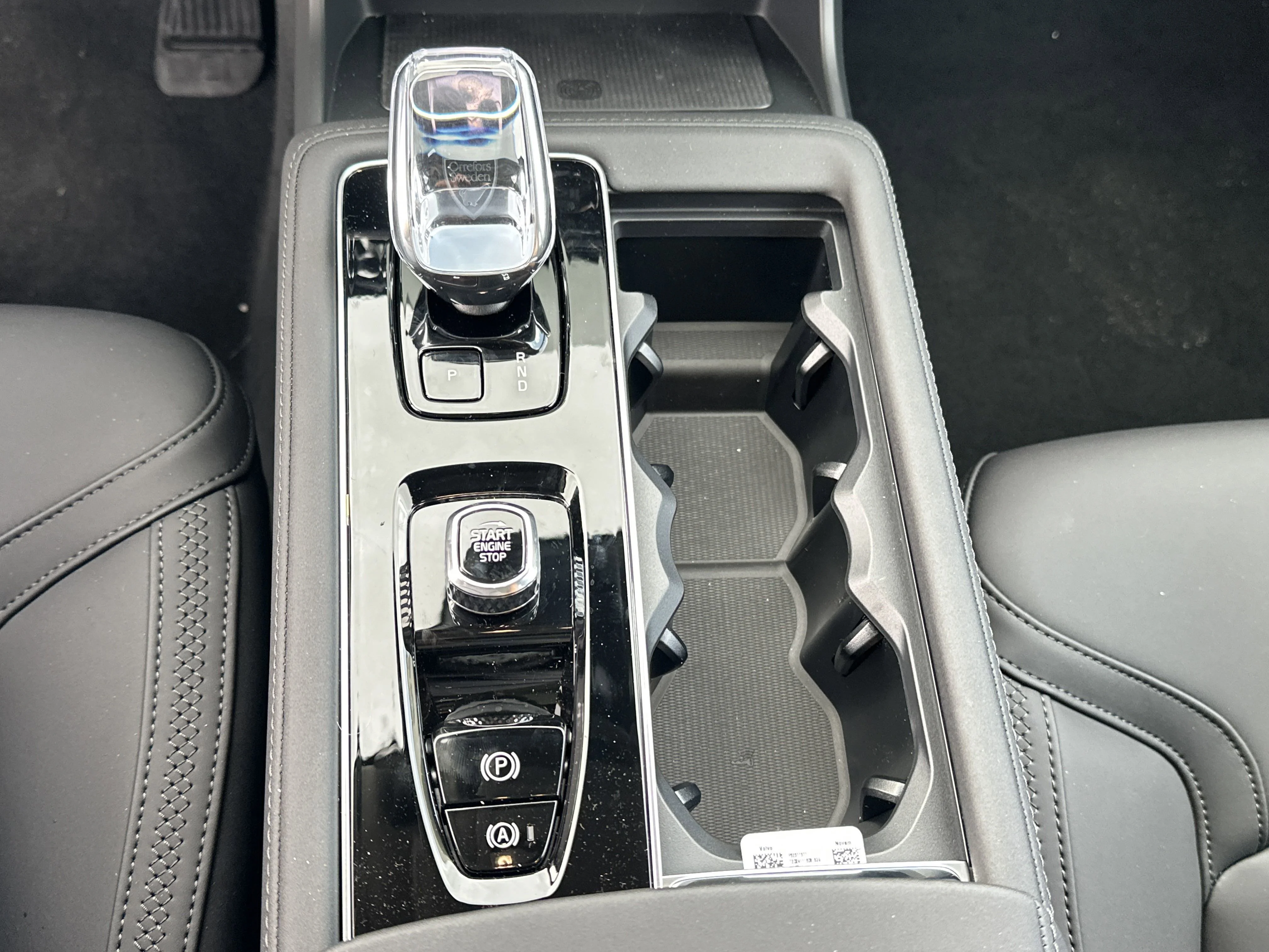 2025 Volvo XC90 Plus - Photo 16
