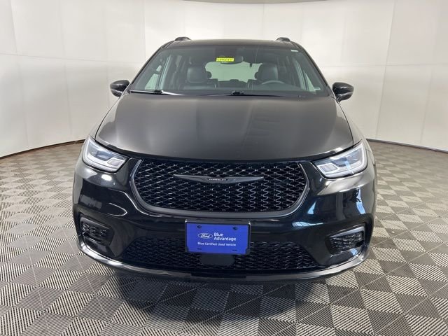 Certified 2025 Chrysler Pacifica Limited with VIN 2C4RC1GG8SR511567 for sale in Shakopee, Minnesota