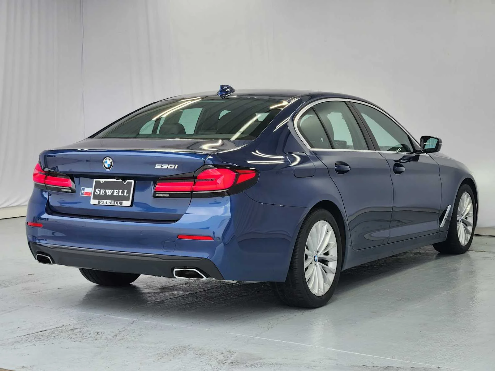 Used 2021 Phytonic Blue Metallic BMW 530i image 8