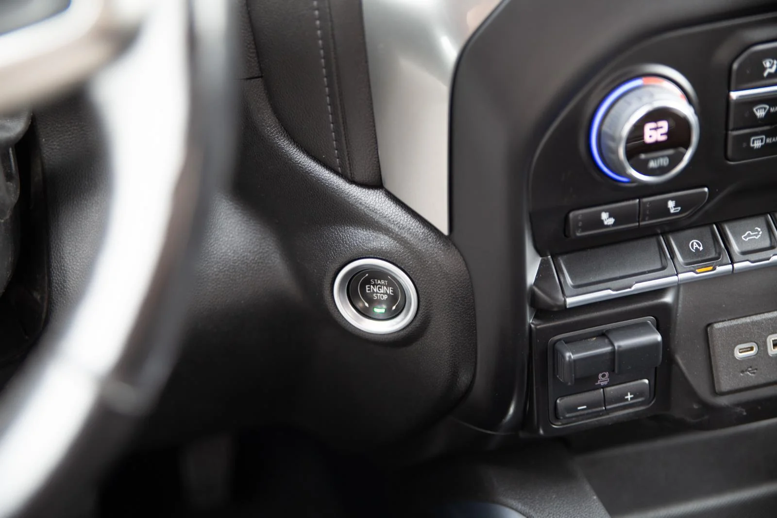 Used 2021 BLACK Chevrolet RST image 13