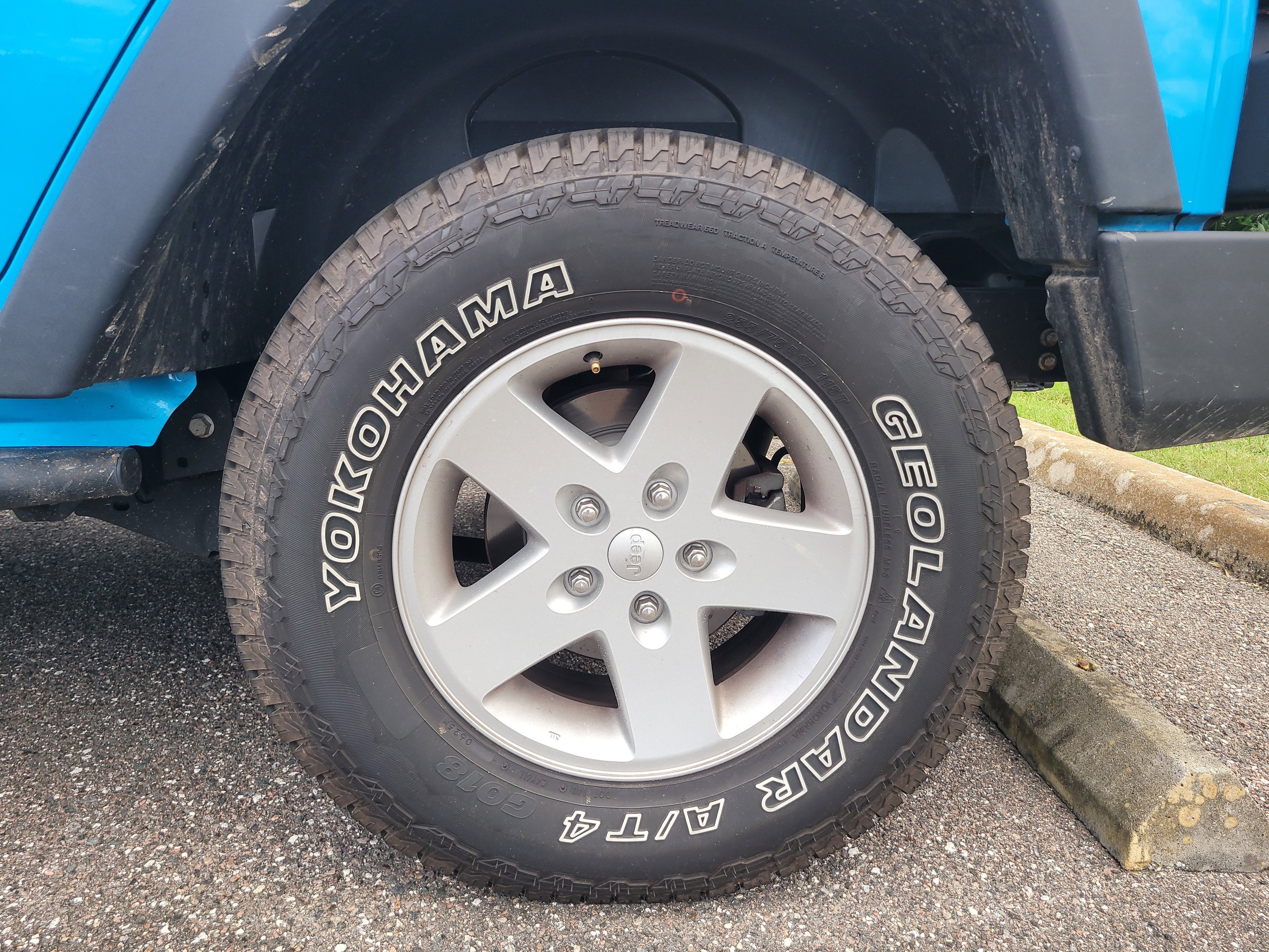 Used 2017 Chief Clearcoat Jeep Sport image 7