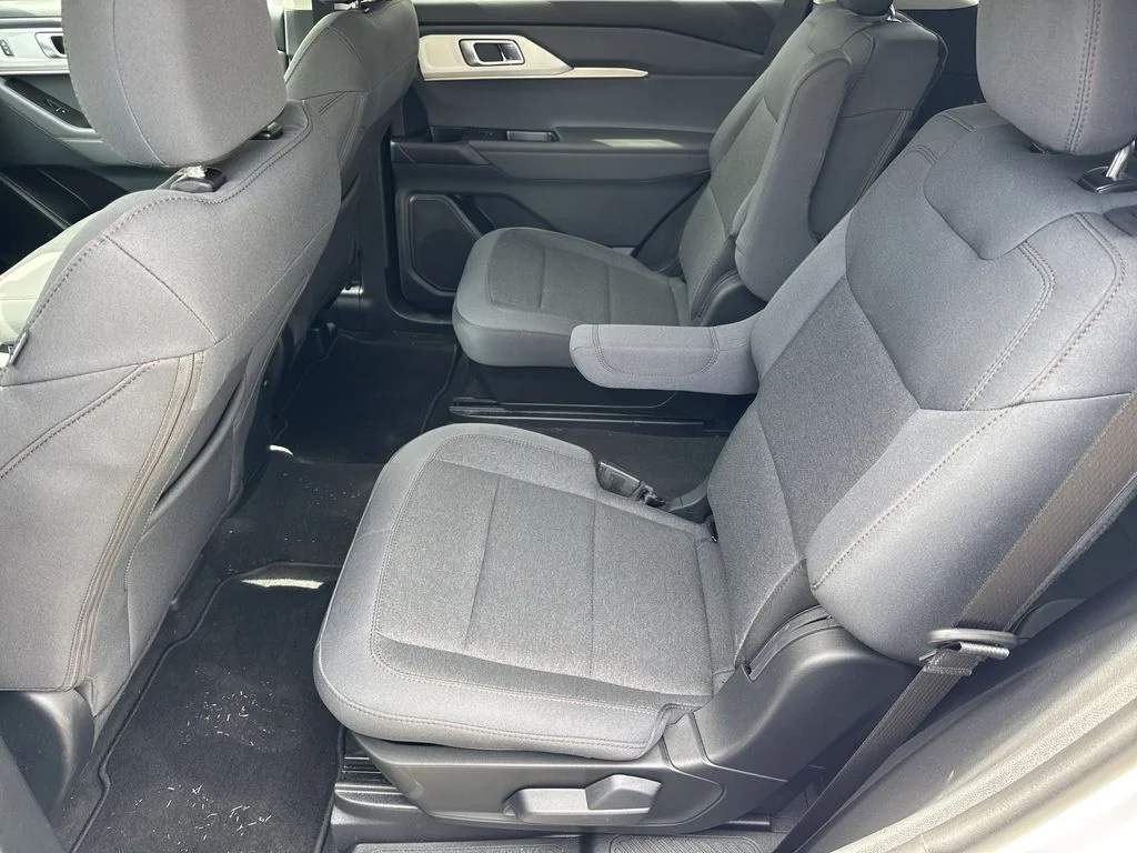 New 2026 Star White Metallic Tri-Coat Ford Active image 21