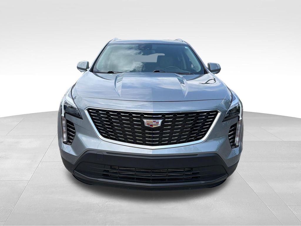 Used 2023 Silver Cadillac Luxury image 8