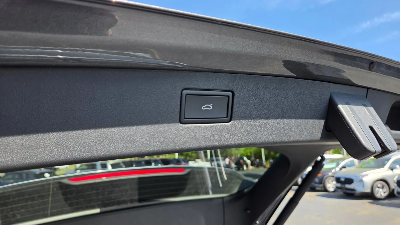 New 2026 Platinum Gray Metallic Volkswagen SE image 58