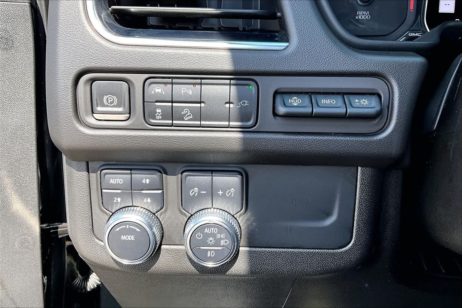Used 2021 Onyx Black GMC AT4 image 36