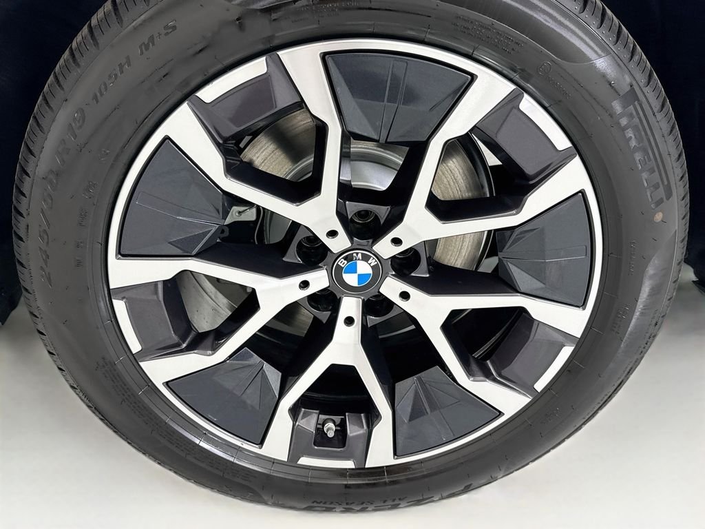 New 2026 White Metallic BMW 30 xDrive image 30