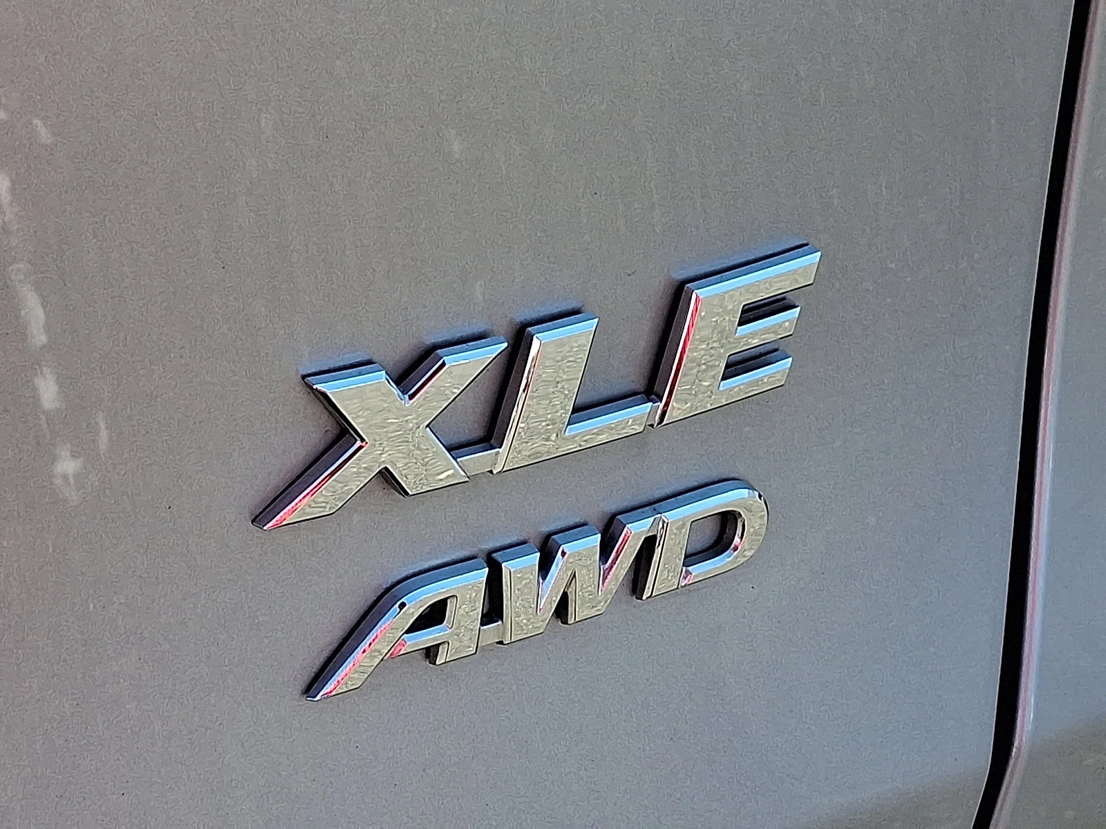 Used 2025 Silver Sky Metallic - 1D6 Toyota XLE image 32