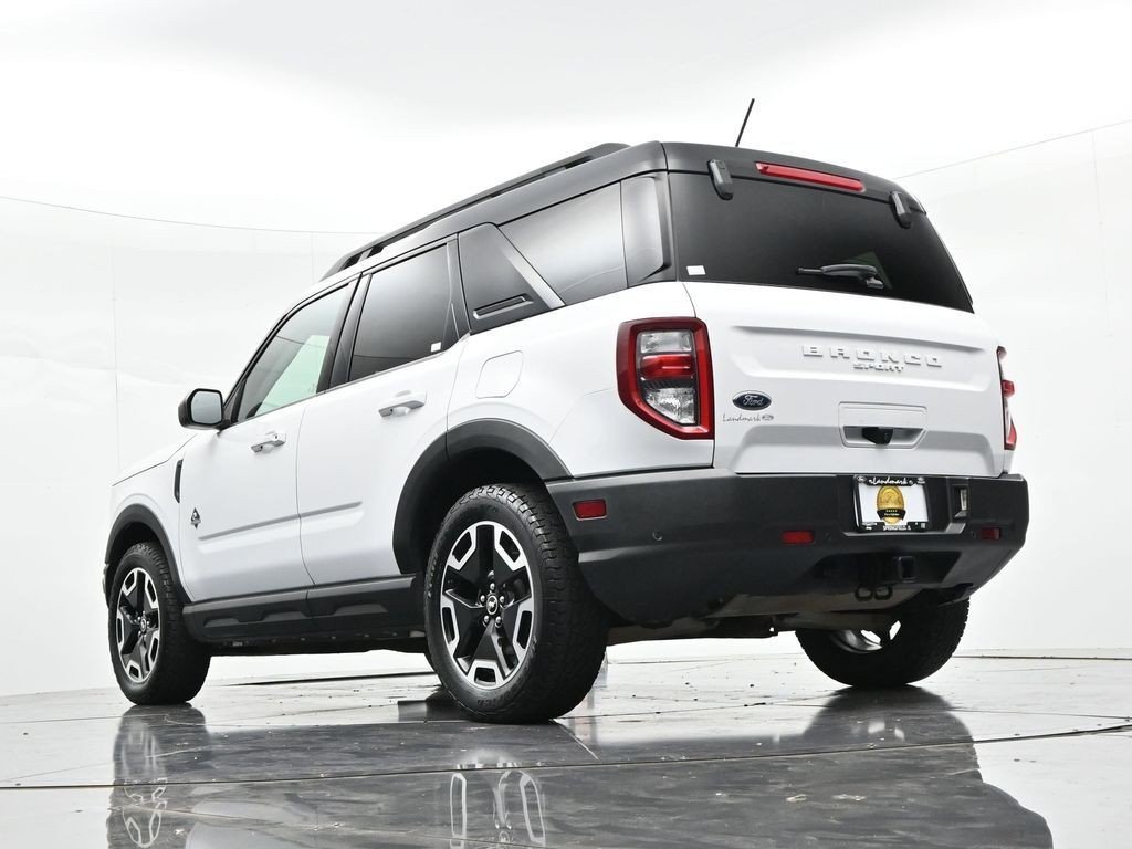 Used 2022 Oxford White Ford Outer Banks 4x4 image 20