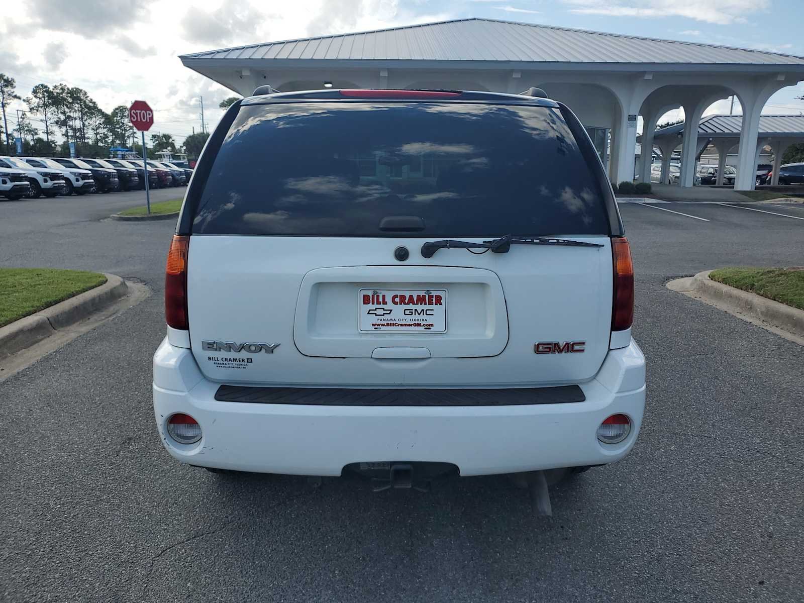 2003 Gmc Envoy SLE photo 4