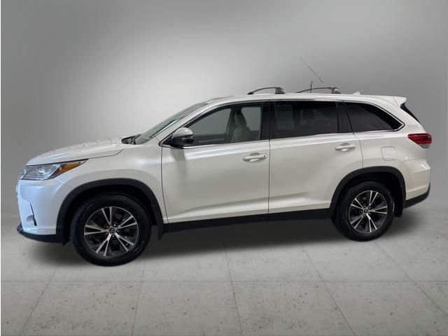 Used 2019 Blizzard Pearl Toyota LE Plus image 2