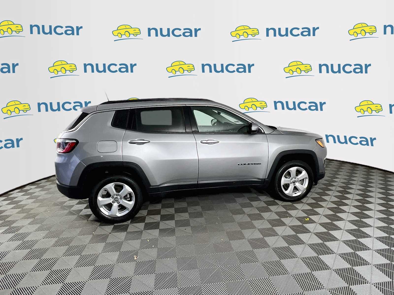 Used 2020 Billet Silver Metallic Clearcoat Jeep Latitude image 8