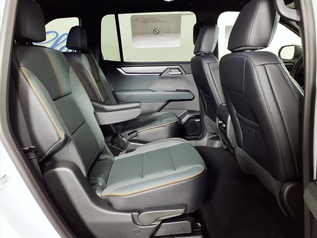 2026 GMC Acadia AT4 - Photo 21
