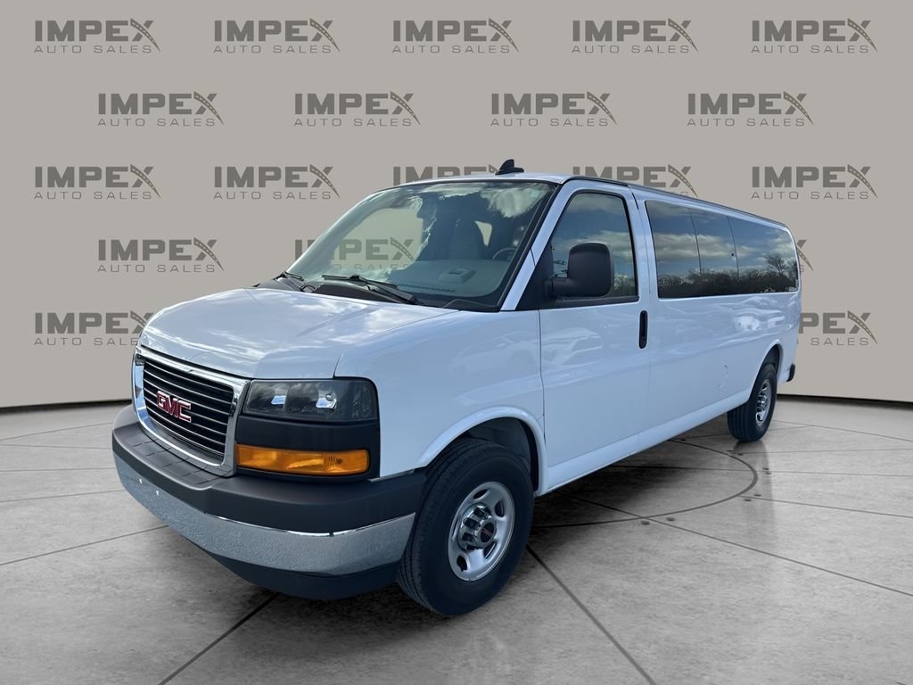 2025 GMC Savana Passenger