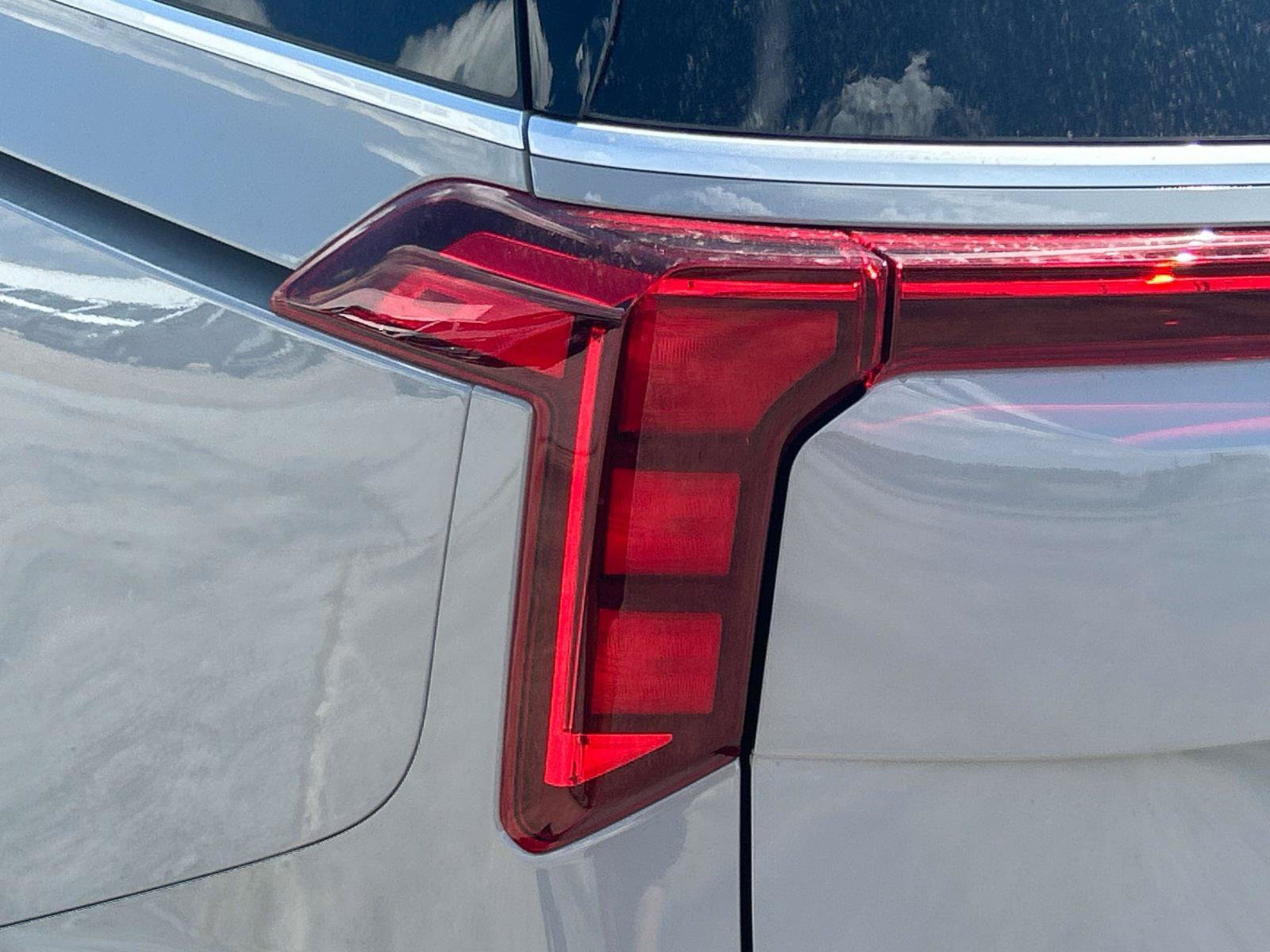 New 2027 Ceramic Silver Kia LX image 32