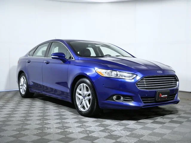 2015 Ford Fusion SE FWD's photo