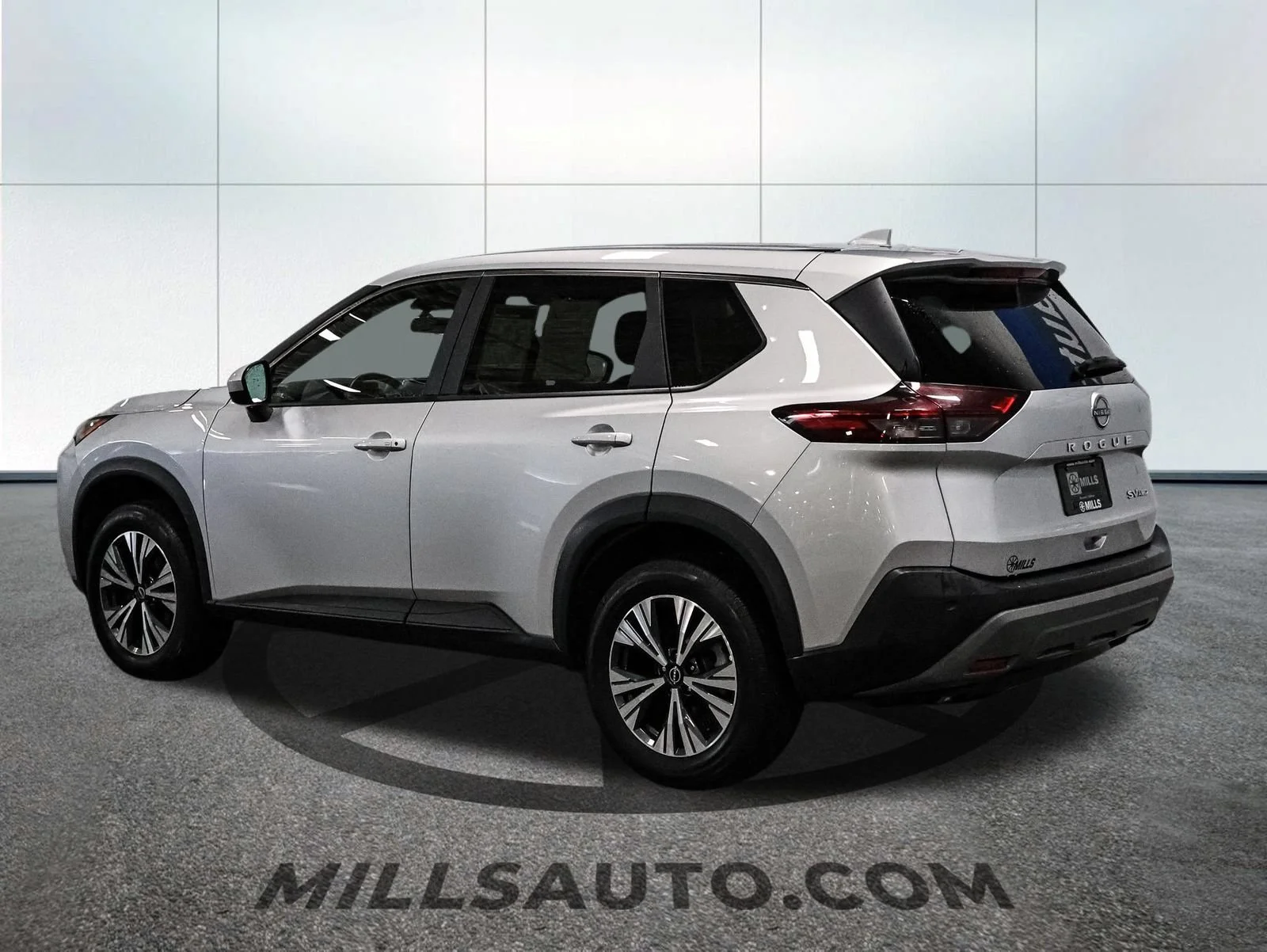 Used 2023 Silver Nissan SV Intelligent AWD image 5