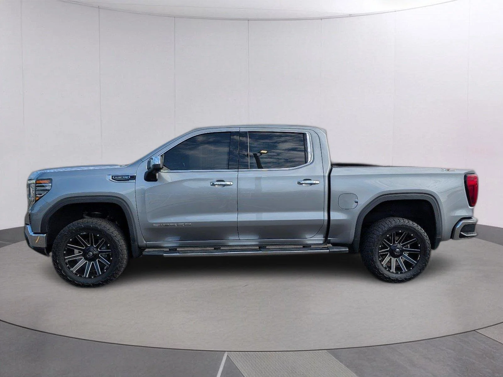 Used 2023 STERLING METALLIC GMC SLT image 2