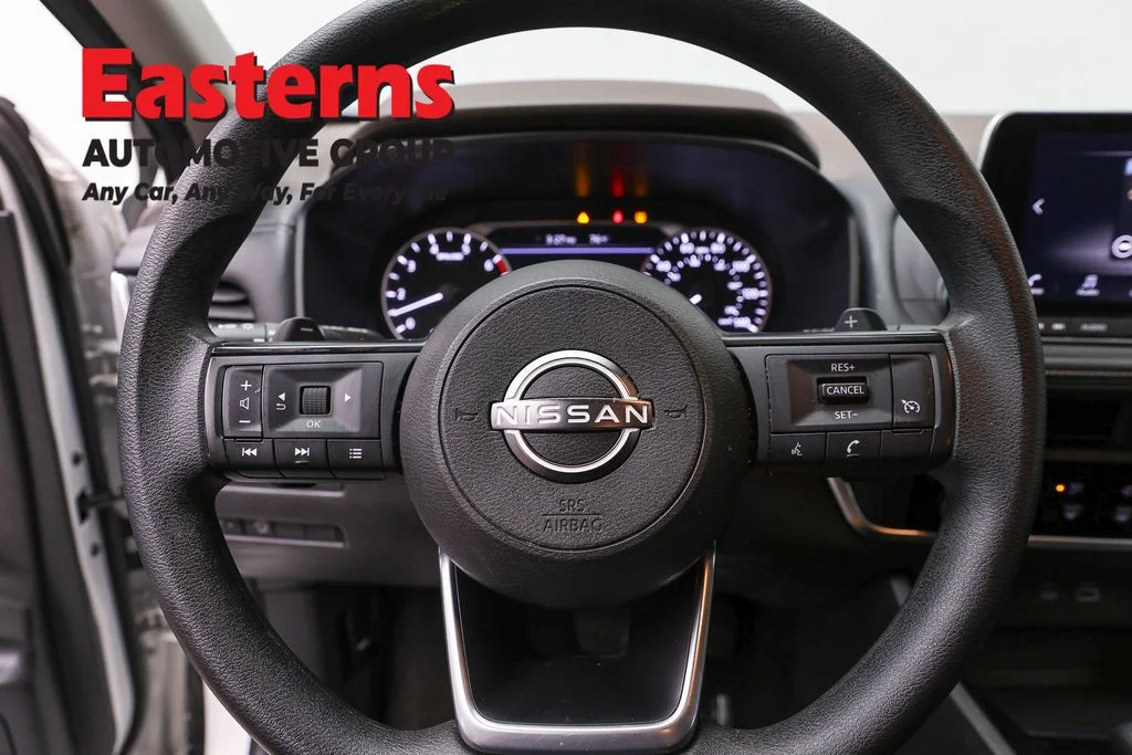 Used 2023 White Nissan S image 10
