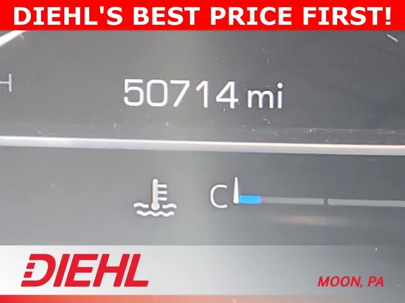 Used 2022 White GMC SLT image 8