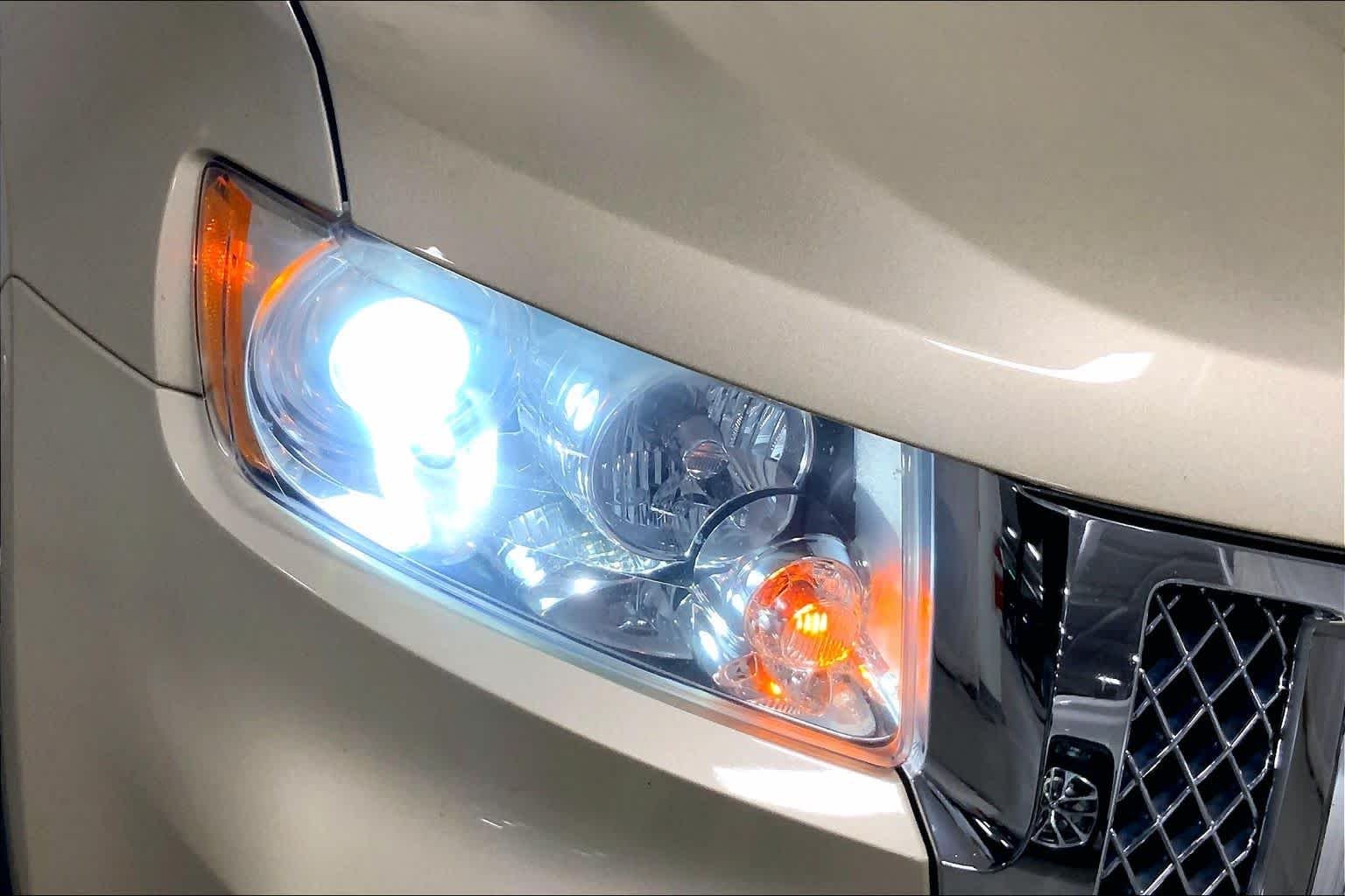 Used 2011 White Gold Jeep Overland Summit image 27