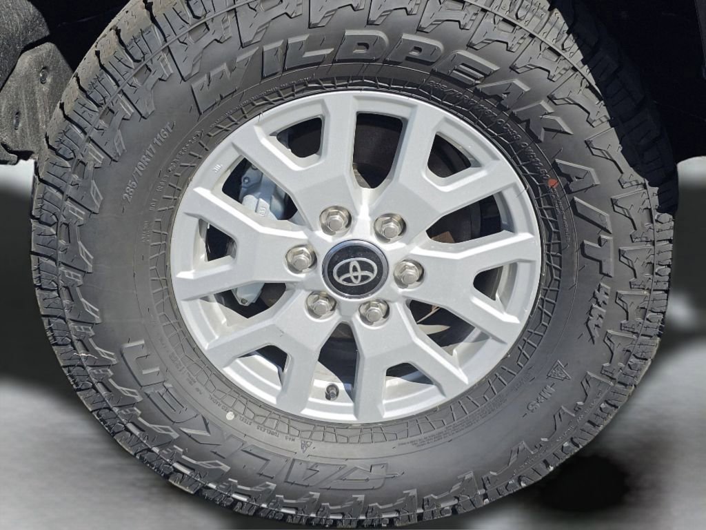 2025 Toyota Tacoma SR5 - Photo 23