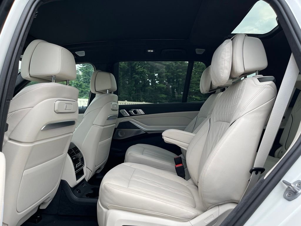 Certified Used 2024 Alpine White BMW M60i image 23
