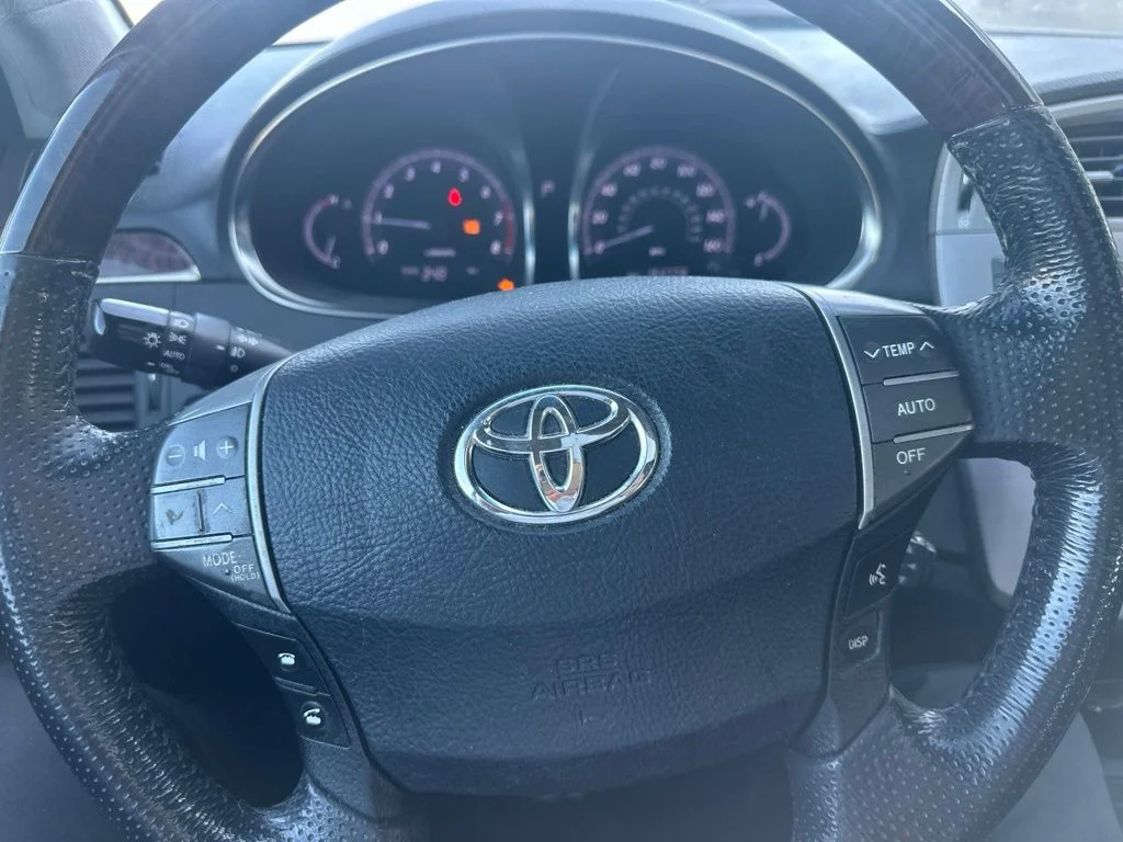Used 2011 White Toyota Limited image 12