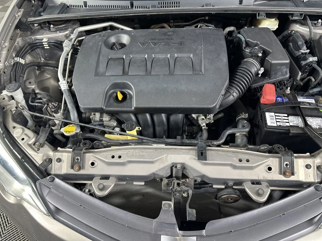 Used 2015 Brown Toyota LE image 5
