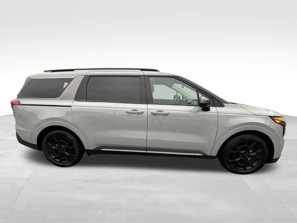 Used 2026 Silver Kia SX image 7