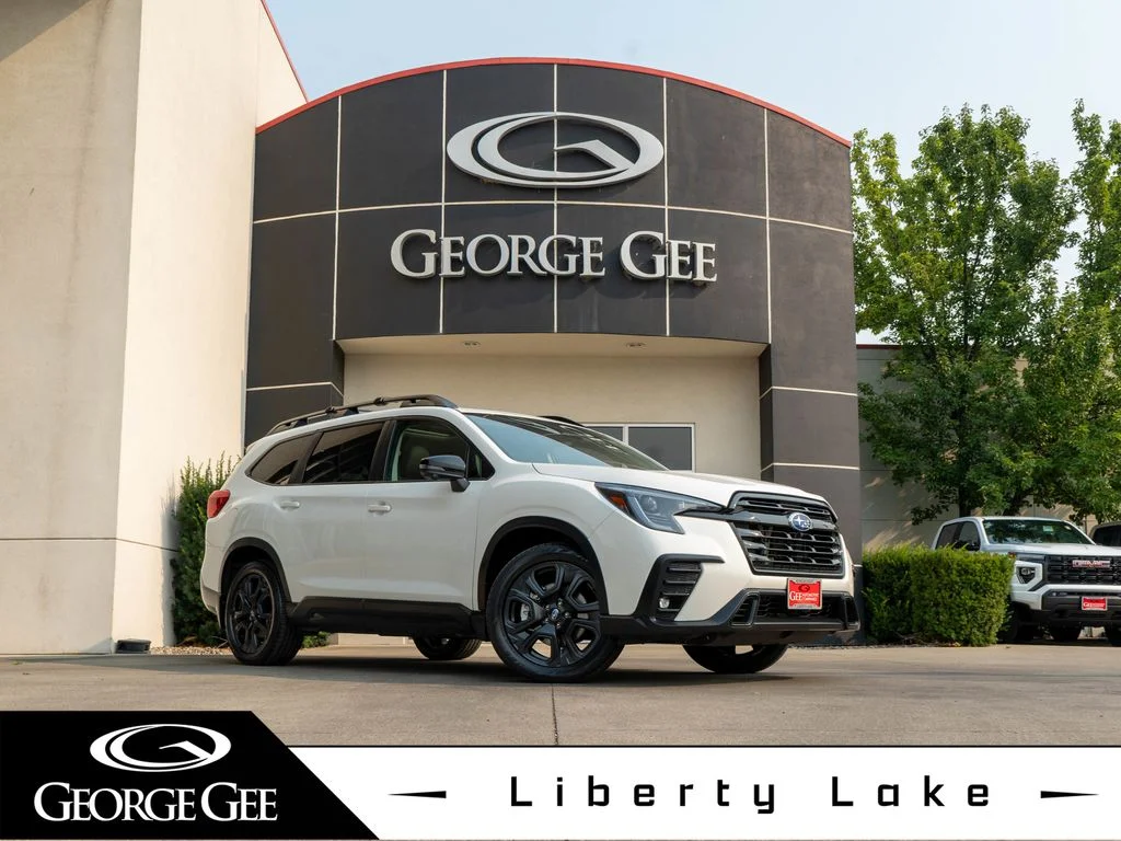 Used 2023 White Subaru Onyx Edition image 1