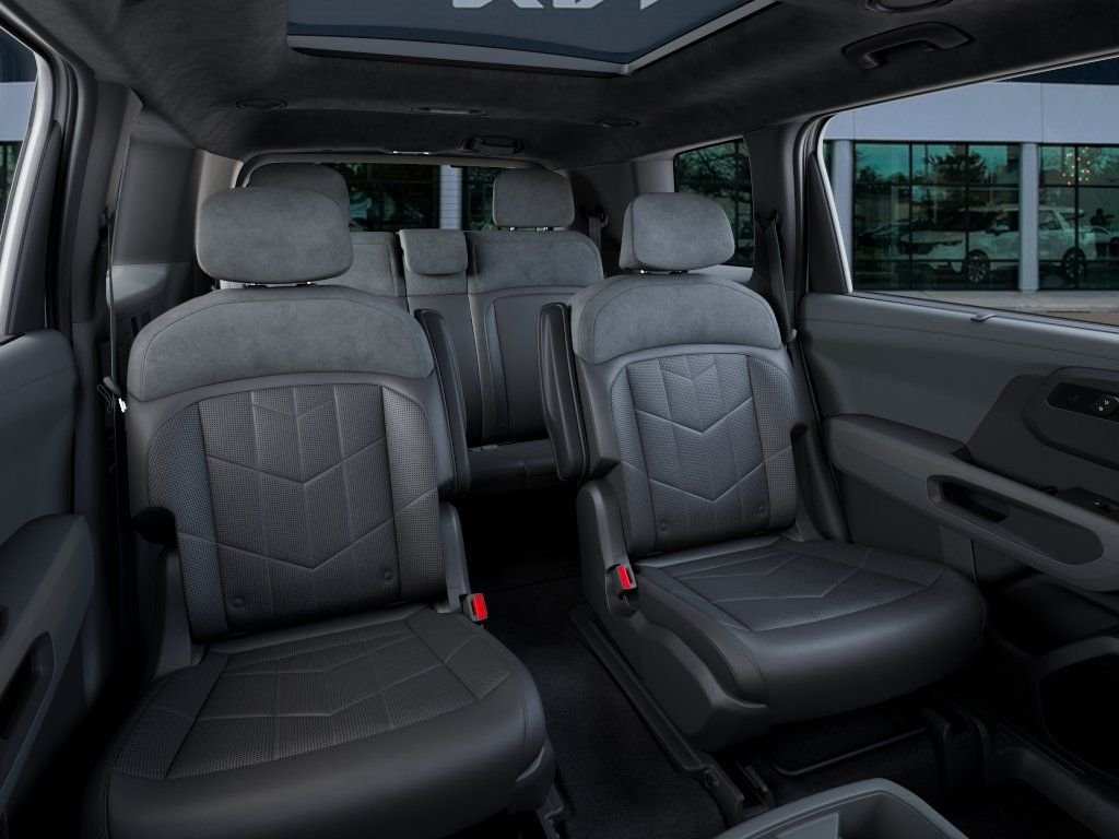 New 2027 White Kia  image 16