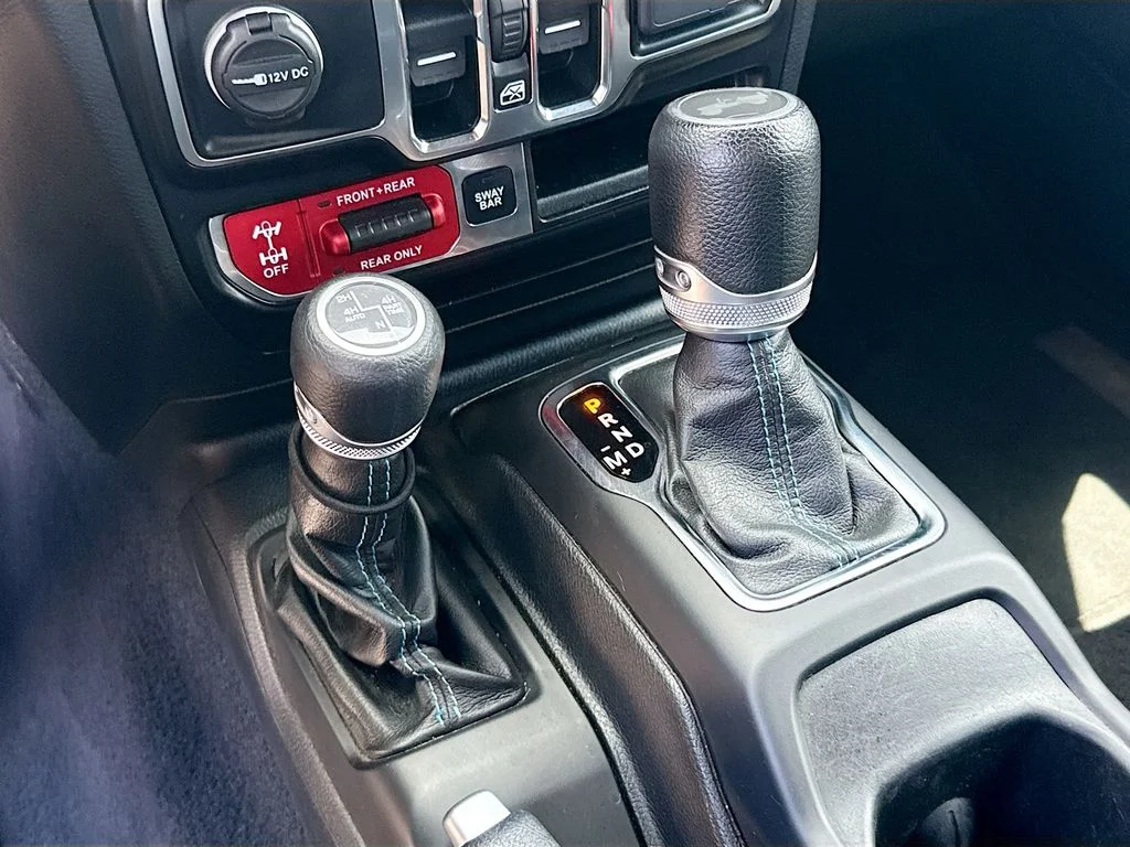 Used 2021 Silver Jeep Unlimited Rubicon 4xe image 18