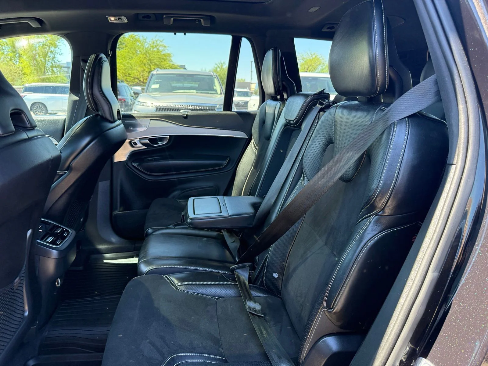 Used 2019 Onyx Black Volvo T6 R-Design image 9