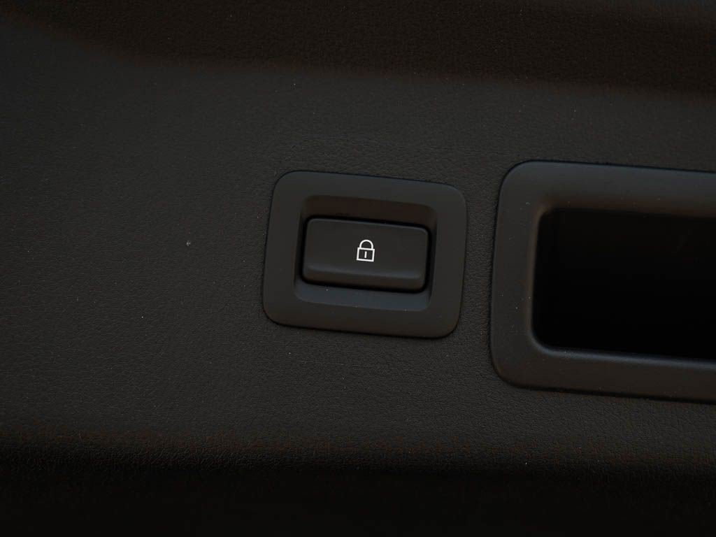 New 2026 Navy Blue Mica Mazda 2.5 S Select AWD image 9